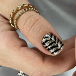 Рисунок тигра на ногтях 