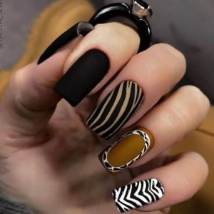 Принт тигра дизайн ногтей 