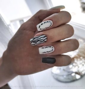 Объёмный дизайн ногтей зебра