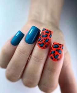 Леопардовый дизайн ногтей неон 