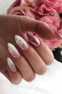 Розовая втирка на ногтях дизайн