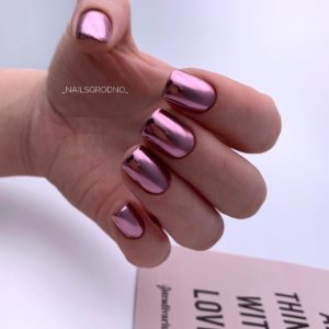 Розовая втирка на ногтях квадратные ногти 