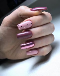 Розовая втирка на длинные ногти дизайн 