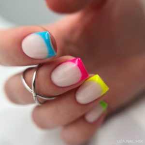 Разноцветный френч на длинных ногтях