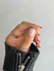 Черный французский маникюр короткие ногти 