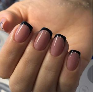 Черный френч квадратная форма ногтей