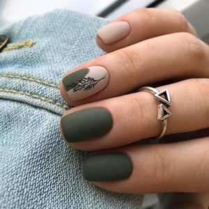 Тёмно-зеленые ногти