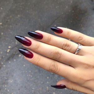 Градиент ногти осенний красный с черным