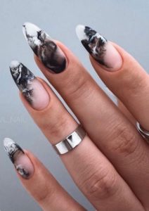 Черно-белая дымка дизайн ногтей