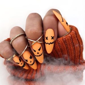 Тыквенный маникюр на Хэллоуин 