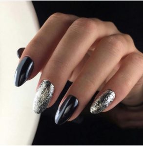Чёрно-серебряный маникюр фото ногтей