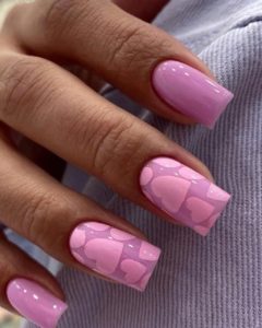 Розовые сердечки на ногтях маникюр 