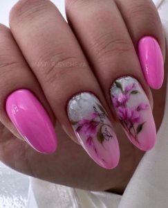 Цветы на ногтях розовый маникюр 