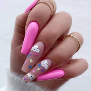 Длинные розовые ногти с дизайном сердечки тучки 
