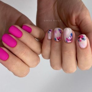 Абстракция на ногтях розовый маникюр 