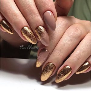 Красивое золото на ногтях 