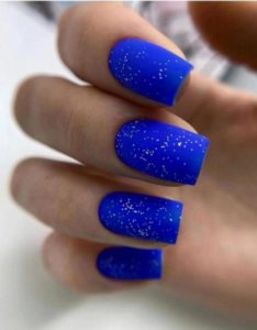 Синие матовые ногти маникюр 
